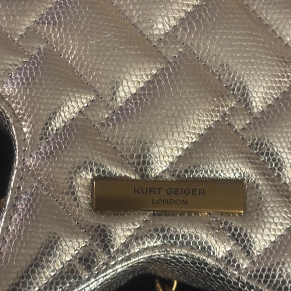 Silver Star-Shaped Bag with Gold Chain - Picture 9 of 9